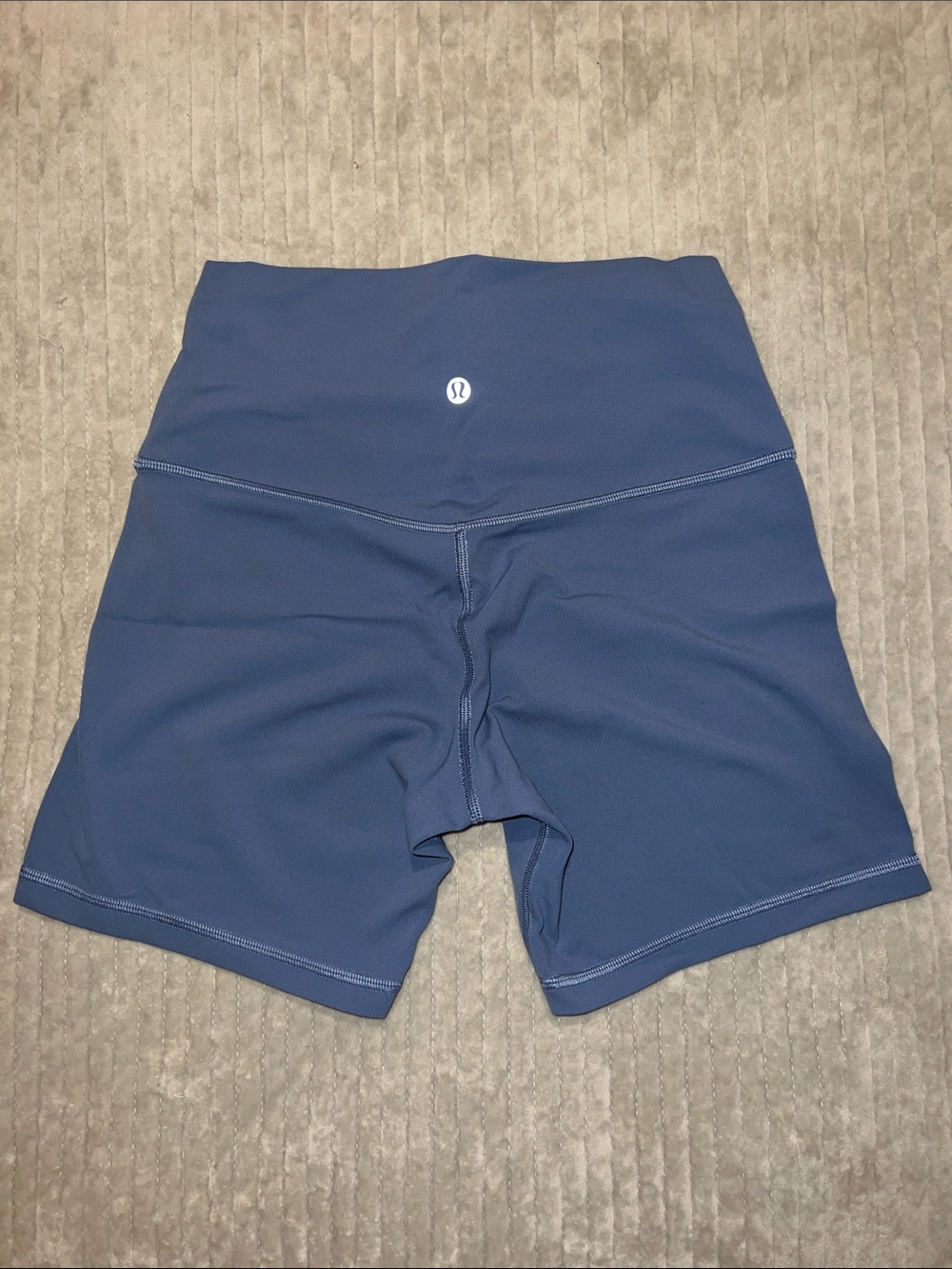 Lululemon align shorts 6” - Picture 2 of 2
